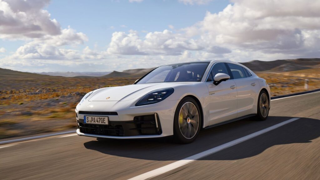 Porsche introduces new hybrid variants of the Panamera